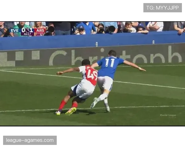 禁区外犯规是否判点球？规则明确：仅禁区内的犯规才构成点球判罚