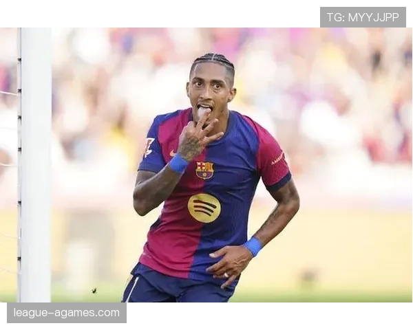 拉菲尼亚在巴萨的战术角色与表现争议分析